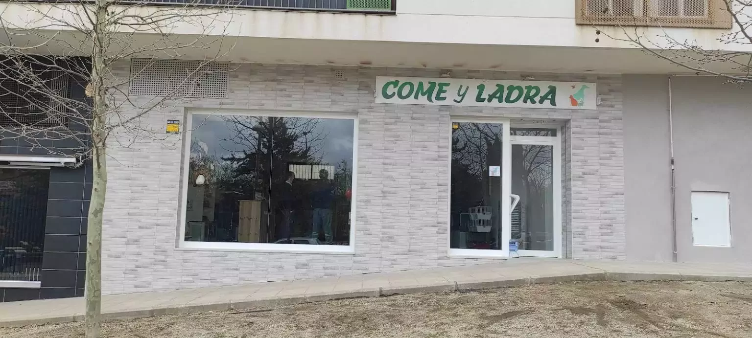 COME Y LADRA Peluquería Canina y Tienda de Animales y Pesca